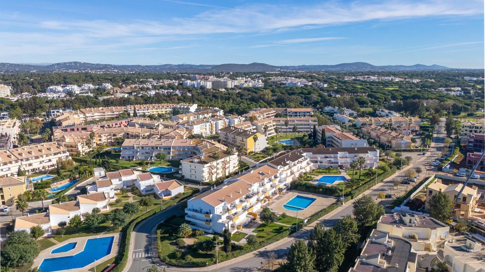 Design Top Floor With Balcony & Pool By Lovelystay Vilamoura