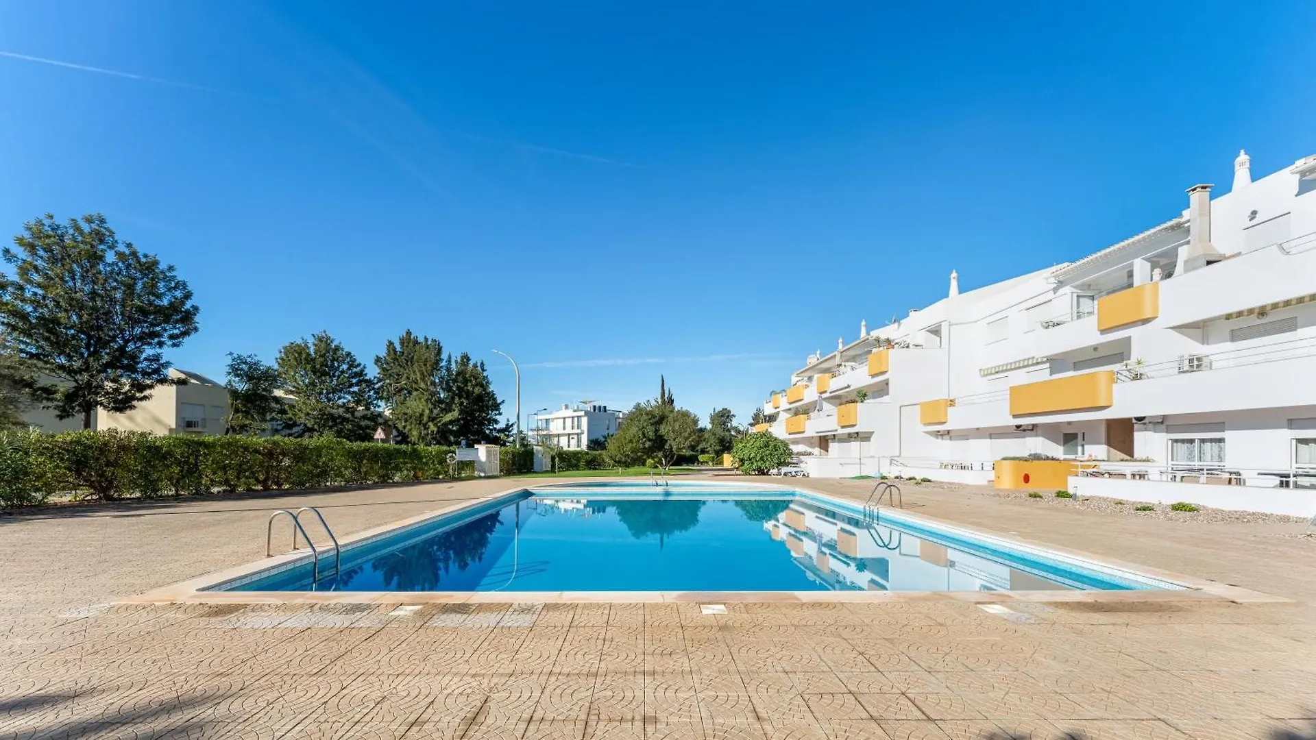 Design Top Floor With Balcony & Pool By Lovelystay Vilamoura